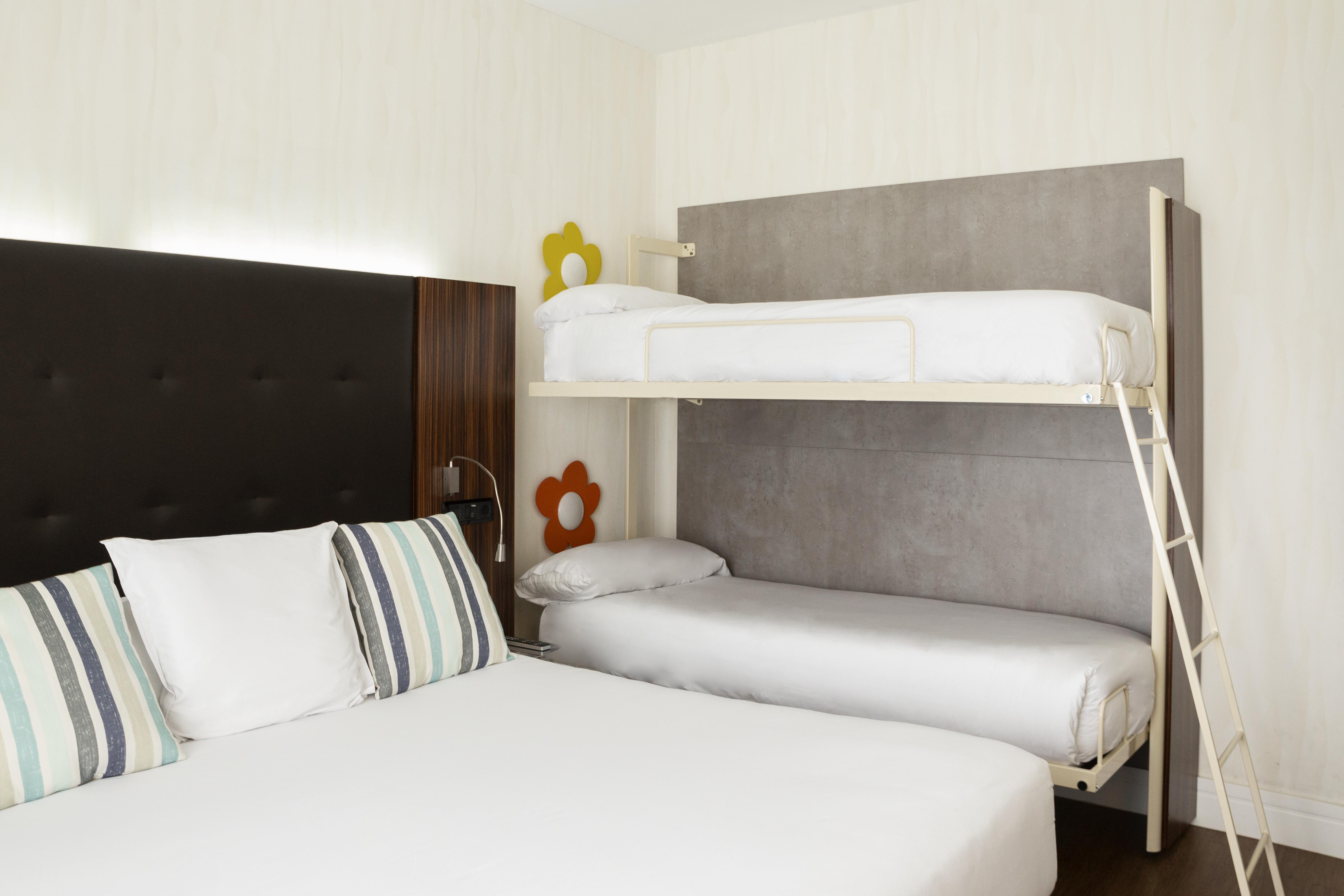 Hotel Petit Palace Tamarises 3*